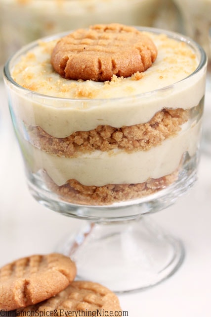 Banana-Pudding-with-Peanut-Butter-Cookie-Crumbs