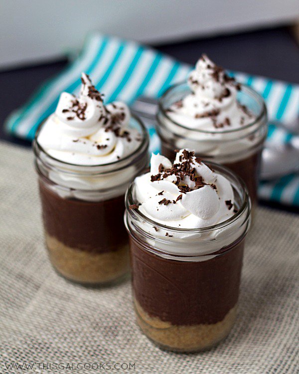 Chocolate-Pudding-Pies-In-A-Jar