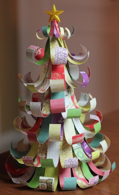 curly-paper-christmas-tree