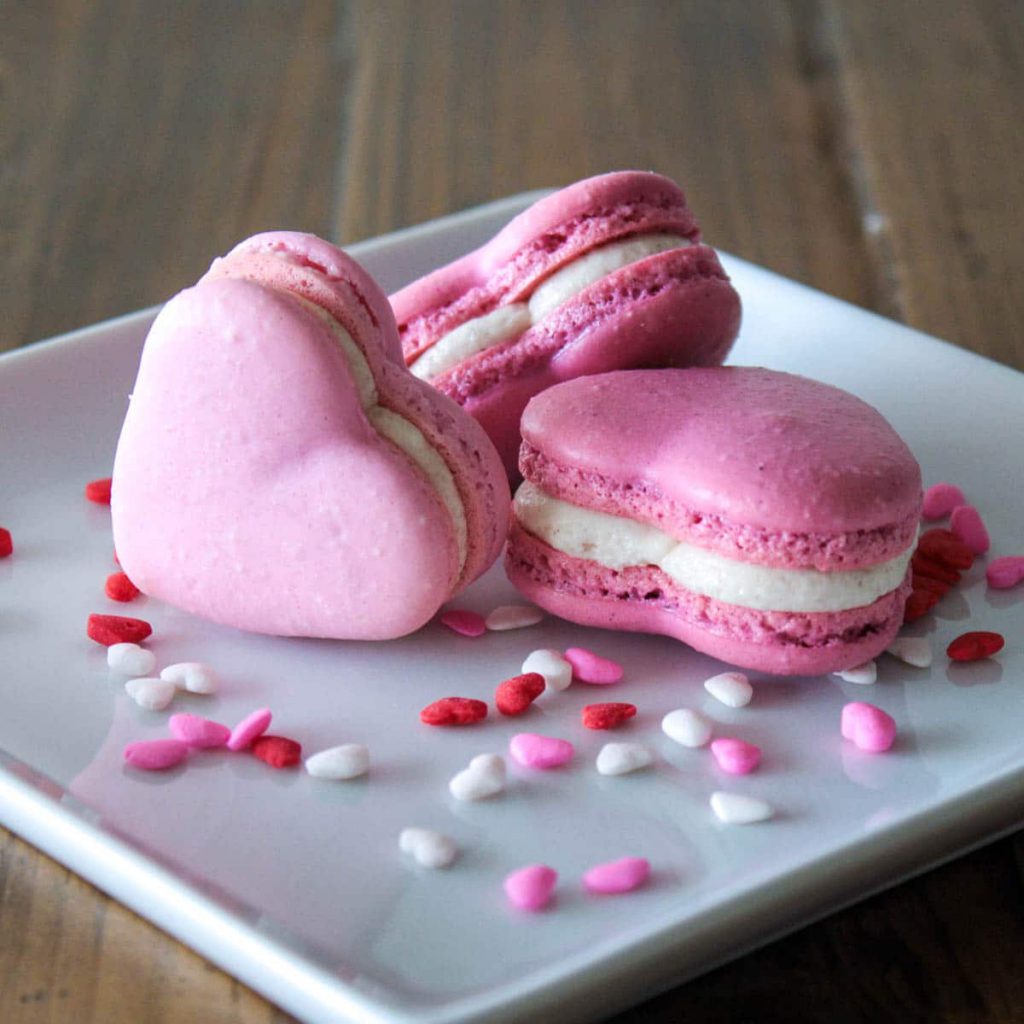 Valentine's Day Recipes: valentines heart macrons