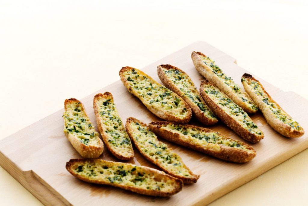 Low carb keto bread recipes:Keto garlic bread