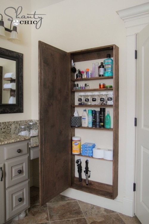 organize your bathroom : large framed mirror
