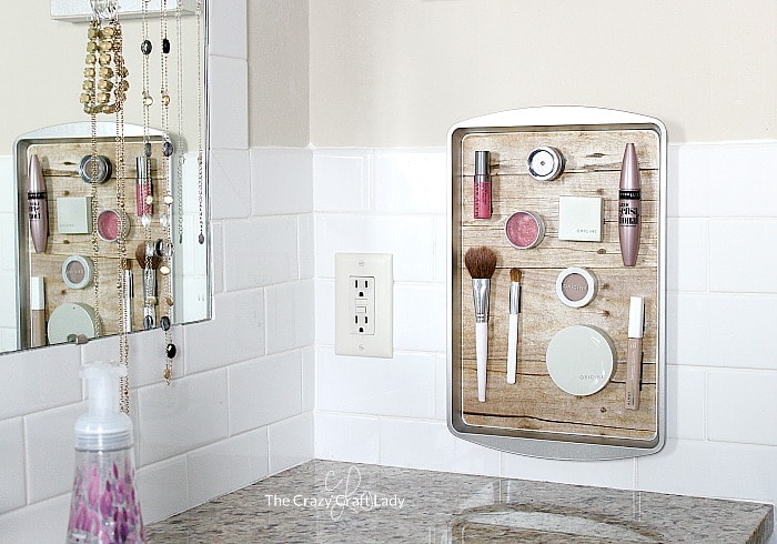 organize your bathroom : magnetic organizer