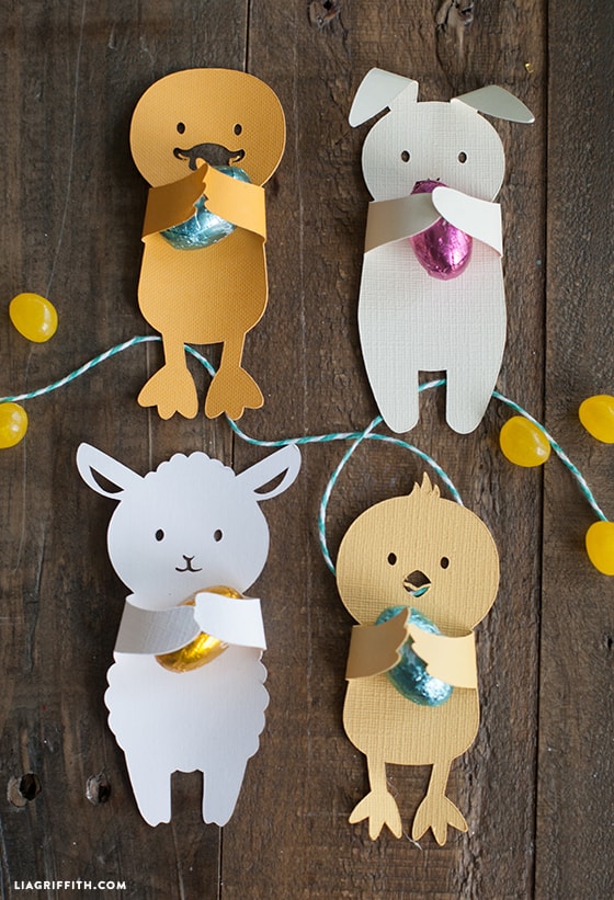 Free printables: Kids Easter Huggers