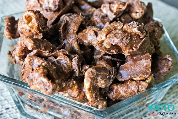 keto snack recipes: Keto low carb puppy chow recipe