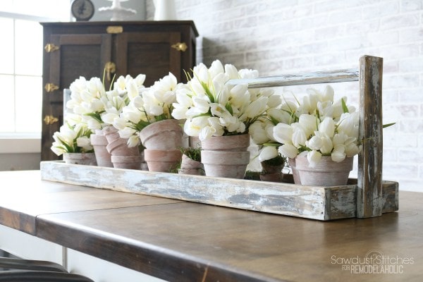 diy farmhouse decor: table runner tray