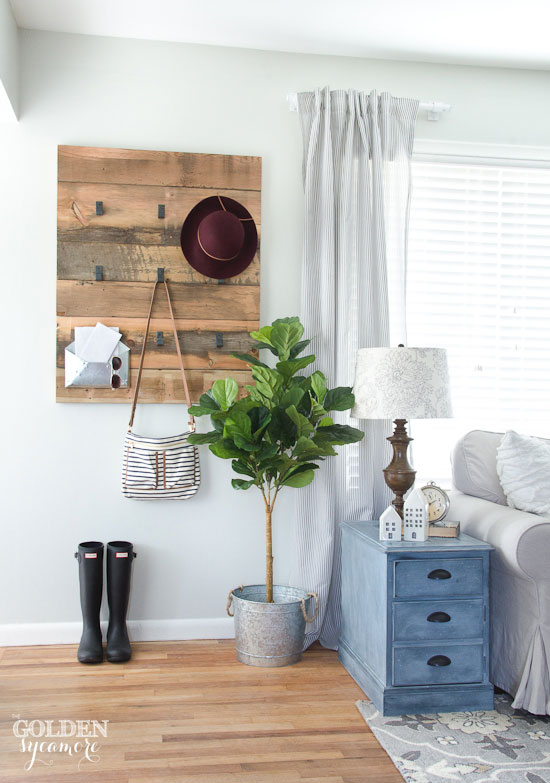 diy farmhouse decor: diy wooden coat rack