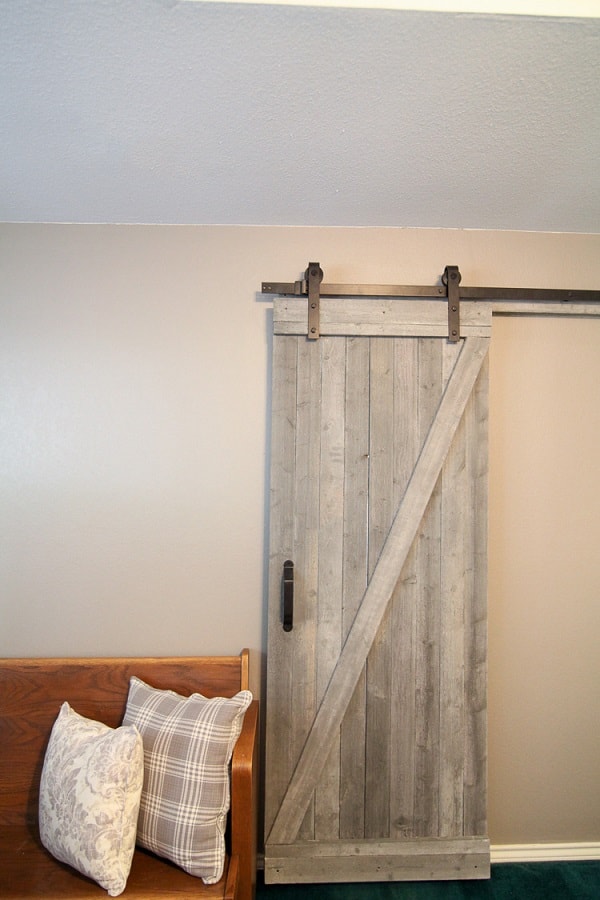 diy farmhouse decor: barn style door