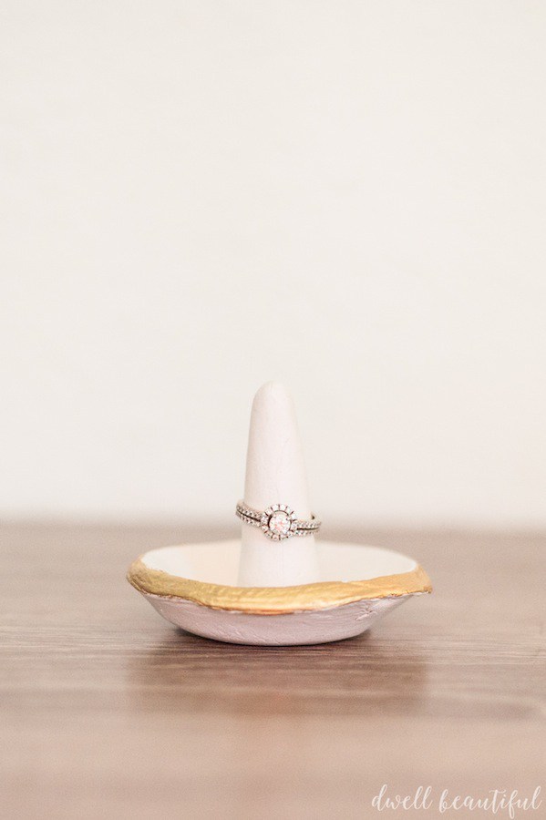 air dry clay projects: clay ring holder