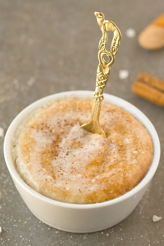 keto mug cakes: cinnamon mug cake