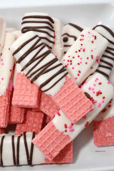 Valentines Day Desserts: Chocolate Dipped Wafer Cookies