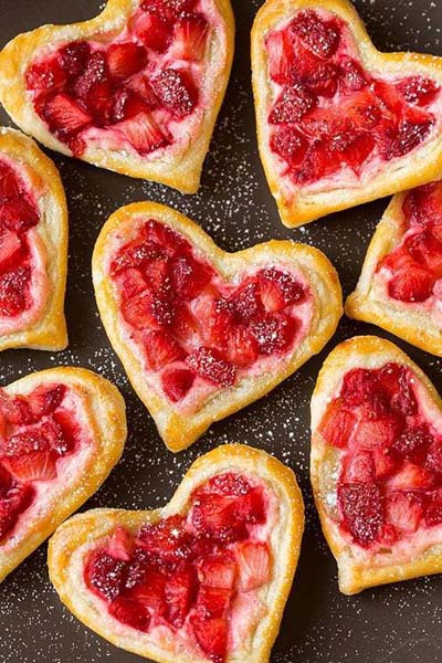 Valentines Day Desserts: Strawberry Cream Cheese Breakfast Pastries