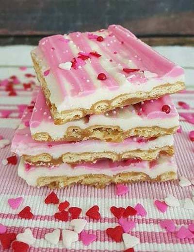 Valentines Day Recipes: Valentine’s Day Sugar Crackers